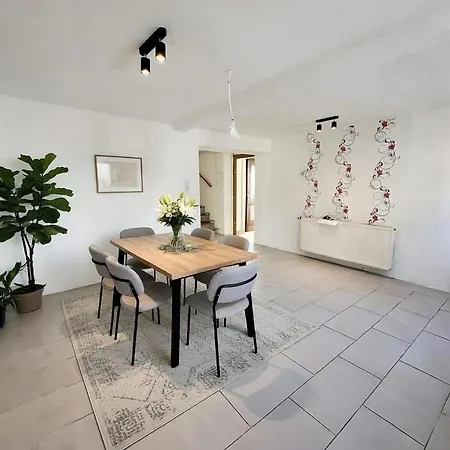 Wohnhaus Mit Besonderer Ausstrahlung Holiday home Bad Frankenhausen